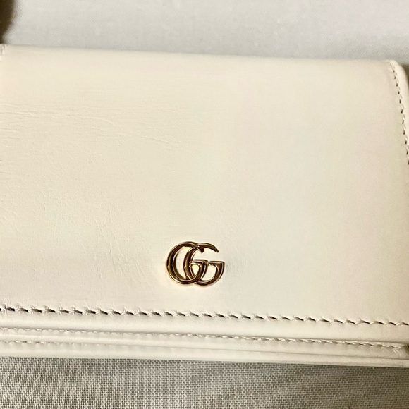 White leather/red Gucci Logo Wallet Authentic NWT - Picture 9 of 9